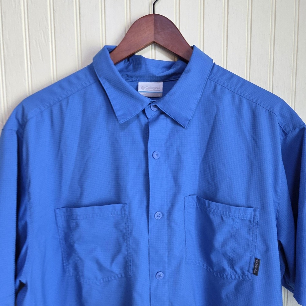 Columbia Shirt Mens Large Blue Solid Short Sleeve Button Front Pockets Casual